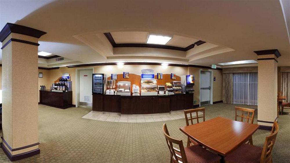 弗雷斯诺河公园41号高速公路智选假日酒店 外观 照片